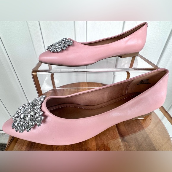Journee Renzo flats romantic pink, size 9. marked as 8.5, it is closer to a 9. - Picture 3 of 7
